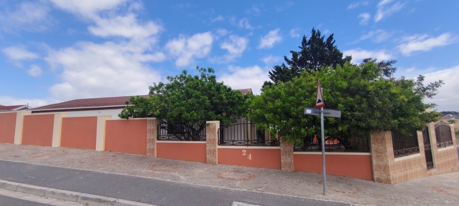 4 Bedroom Property for Sale in Wildwoods Western Cape